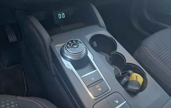 FORD KUGA 2.5 Duratec 225 ch PHEV Powershift ST-Line photo 13 2124032