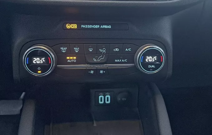FORD KUGA 2.5 Duratec 225 ch PHEV Powershift ST-Line photo 14 2124032