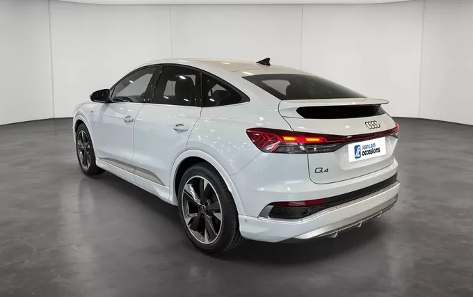 AUDI Q4 E-TRON Sportback 40 204 ch 82 kWh S line extérieur trois quart arrière gauche 2132417