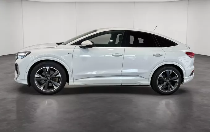 AUDI Q4 E-TRON Sportback 40 204 ch 82 kWh S line extérieur côté gauche 2132417