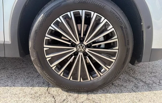 VOLKSWAGEN TIGUAN 1.5 eTSI 150ch DSG7 Elegance photo 9 5302