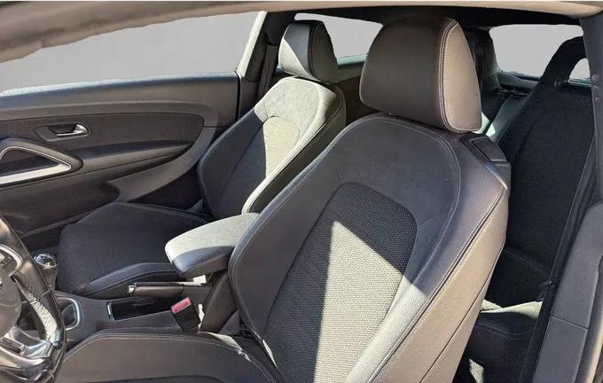 VOLKSWAGEN SCIROCCO 2.0 TDI 150 Série Limitée Sport Edition extérieur trois quart arrière droit 551036