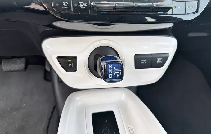 TOYOTA PRIUS Hybride Lounge photo 13 1102988