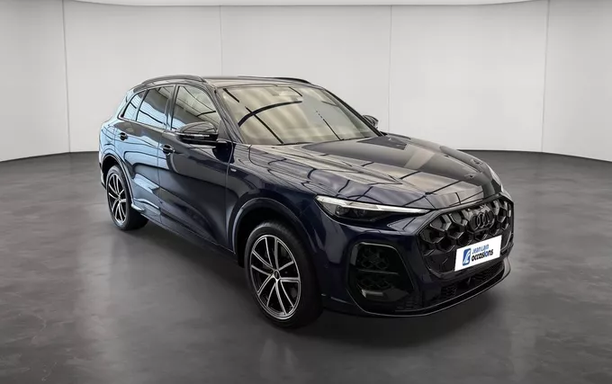 AUDI Q5 e-hybrid 299 ch S tronic 7 Quattro S line extérieur trois quart avant droit 5748