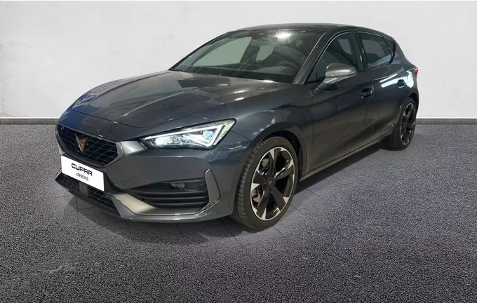 CUPRA LEON 1.5 eTSI 150 ch DSG7 V extérieur trois quart avant gauche 2130698