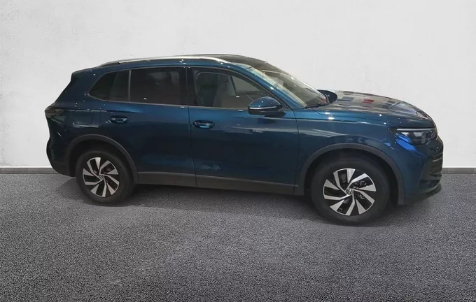 VOLKSWAGEN TIGUAN 1.5 eTSI 130ch DSG7 VW Edition extérieur côté droit 6492