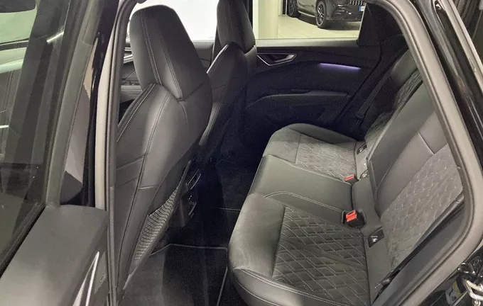 AUDI Q4 E-TRON 45 285 ch 82 kWh S line photo 17 2127388