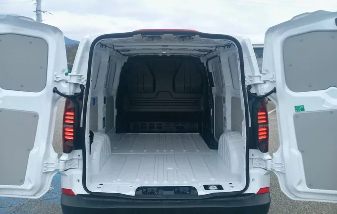 VOLKSWAGEN UTILITAIRES TRANSPORTER VAN L1H1 2.0 TDI 150 BVA8 BUSINESS photo 10 6620
