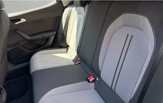 SEAT LEON 1.5 eTSI Hybrid 115 DSG7 Business extérieur arrière 2128060