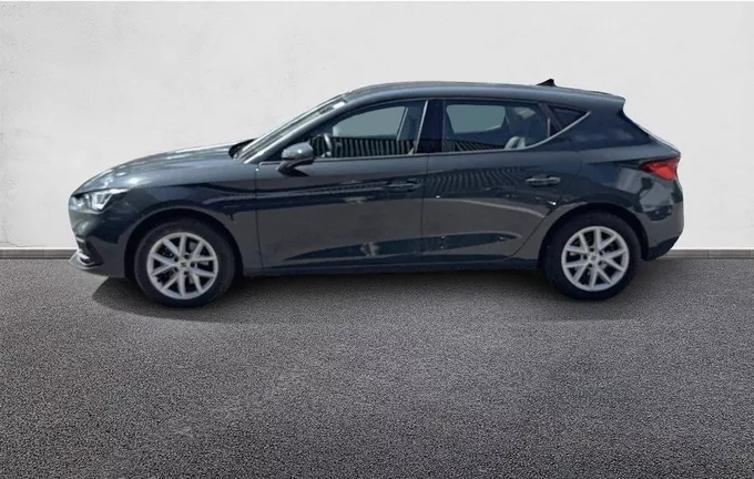 SEAT LEON 1.5 eTSI Hybrid 115 DSG7 Business extérieur trois quart arrière gauche 2128060
