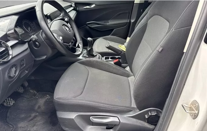SKODA FABIA 1.0 MPI 80 ch BVM5 Ambition extérieur trois quart arrière droit 2128493
