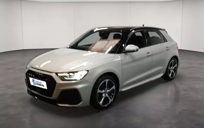 AUDI A1 Sportback 30 TFSI 116 ch S tronic 7 S Line extérieur trois quart avant gauche 2132724