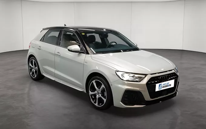 AUDI A1 Sportback 30 TFSI 116 ch S tronic 7 S Line extérieur trois quart avant droit 2132724