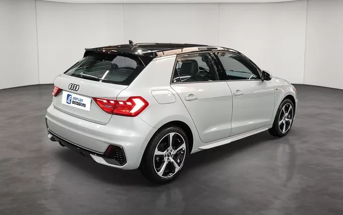 AUDI A1 Sportback 30 TFSI 116 ch S tronic 7 S Line extérieur trois quart arrière droit 2132724