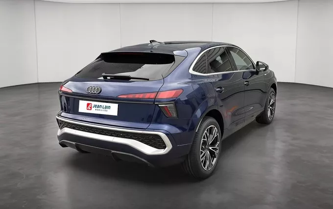 AUDI Q3 Sportback TFSI 150 ch Hybride S tronic 7 S line extérieur trois quart arrière droit 5562