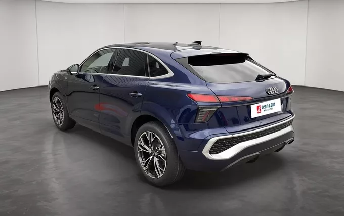 AUDI Q3 Sportback TFSI 150 ch Hybride S tronic 7 S line extérieur trois quart arrière gauche 5562