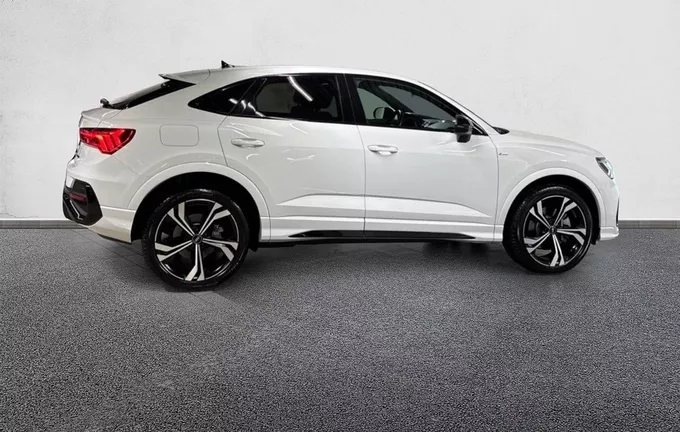 AUDI Q3 Sportback 45 TFSIe 245 ch S tronic 6 S line extérieur côté droit 2131037