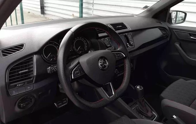 SKODA FABIA Combi 1.0 TSI 110 ch DSG7 Monte-Carlo extérieur avant 213643