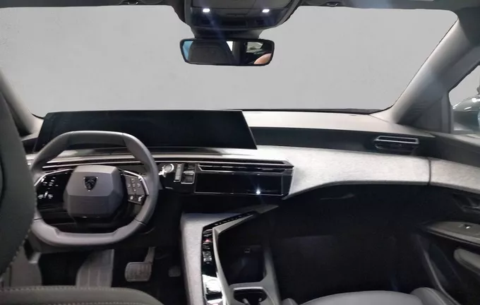 PEUGEOT 5008 Hybrid 145 ch e-DCS6 Allure extérieur côté gauche 945812