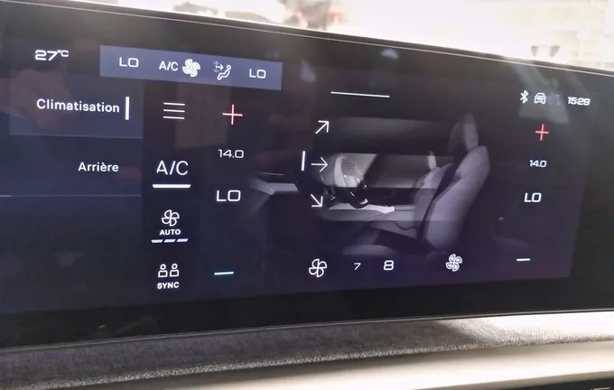 PEUGEOT 5008 Hybrid 145 ch e-DCS6 Allure photo 20 945812