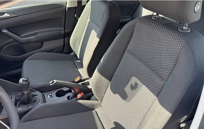 VOLKSWAGEN POLO 1.0 TSI 95 S&S BVM5 extérieur trois quart arrière droit 2129210