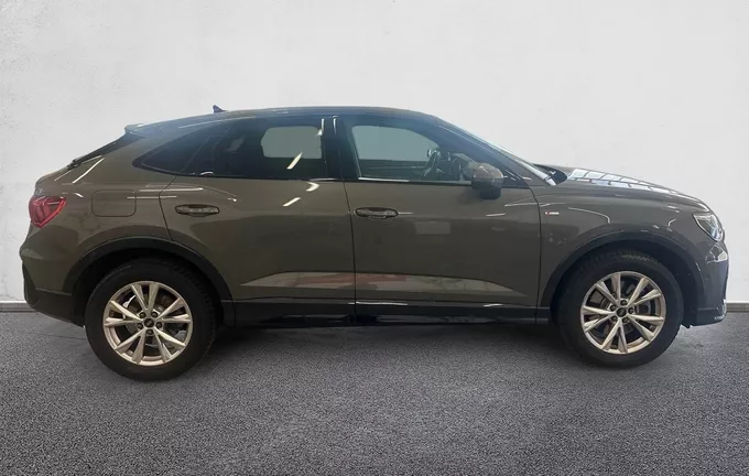 AUDI Q3 Sportback 45 TFSIe 245 ch S tronic 6 S line extérieur côté droit 2129798