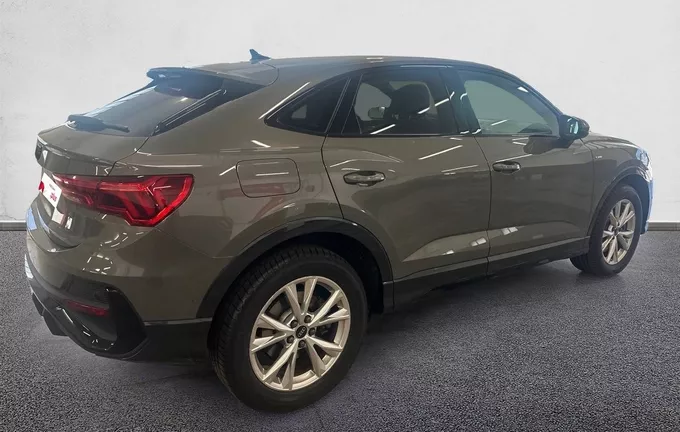 AUDI Q3 Sportback 45 TFSIe 245 ch S tronic 6 S line extérieur trois quart arrière droit 2129798