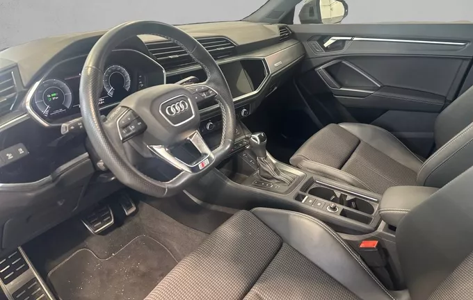 AUDI Q3 Sportback 45 TFSIe 245 ch S tronic 6 S line photo 11 2129798