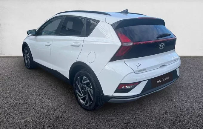 HYUNDAI BAYON 1.0 T-GDi 100 DCT-7 Intuitive extérieur trois quart arrière gauche 13567