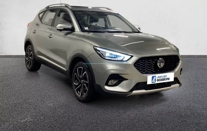 MG ZS 1.0L T-GDI 111ch 2WD Luxury extérieur trois quart avant droit 601210