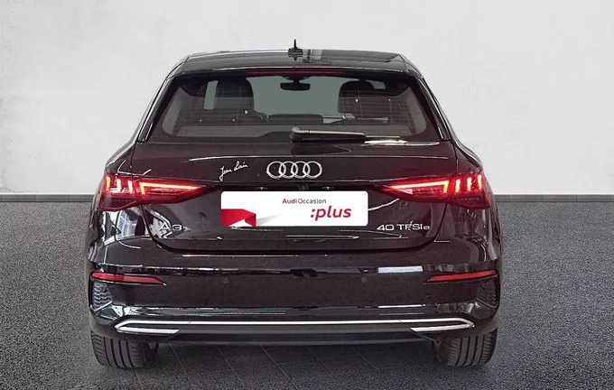 AUDI A3 Sportback 40 TFSIe 204 S tronic 6 Design Luxe extérieur arrière 2130391