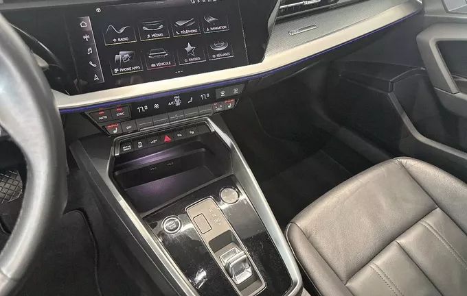 AUDI A3 Sportback 40 TFSIe 204 S tronic 6 Design Luxe photo 13 2130391