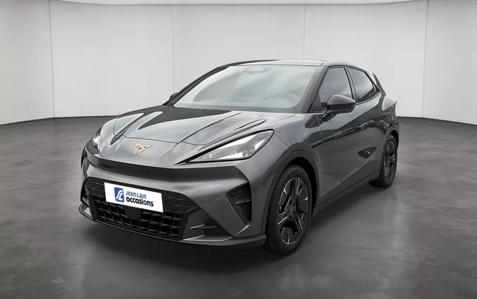 CUPRA RAVAL 136 ch Plus extérieur trois quart avant gauche 4736