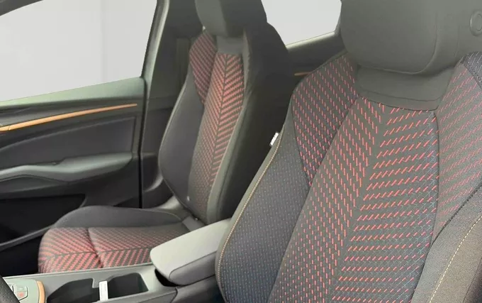 CUPRA RAVAL 136 ch Plus photo 18 4736
