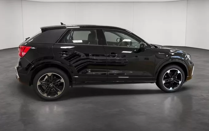 AUDI Q2 35 TFSI 150 S tronic 7 Design Luxe extérieur côté droit 213655