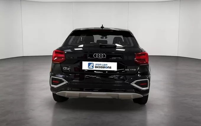 AUDI Q2 35 TFSI 150 S tronic 7 Design Luxe extérieur arrière 213655