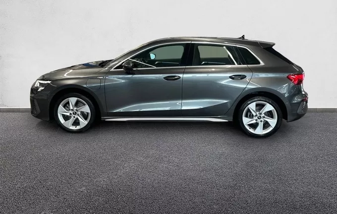 AUDI A3 Sportback 40 TFSIe 204 S tronic 6 S Line extérieur côté gauche 2130694