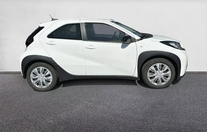 TOYOTA AYGO X 1.0 VVT-i 72 S-CVT Dynamic extérieur côté droit 1103443