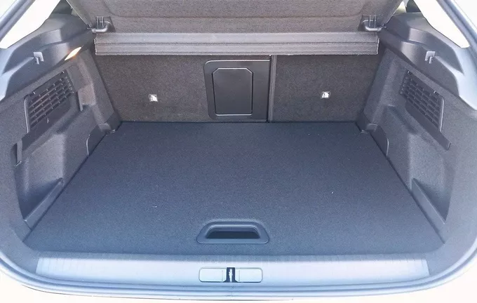 CITROEN C4 Hybride 145 e-DCS6 Max extérieur arrière 057675