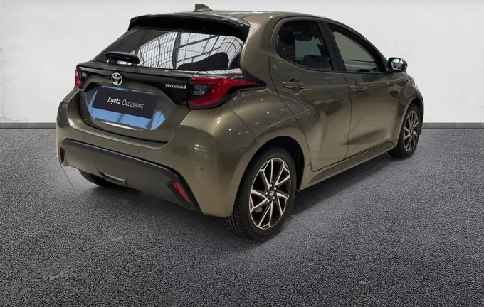 TOYOTA YARIS Hybride 116h Design extérieur trois quart arrière droit 1103391