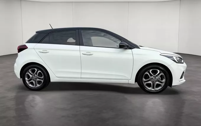 HYUNDAI I20 1.2 84 Intuitive extérieur côté droit 14087