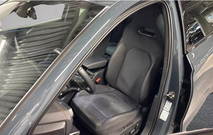 CUPRA LEON Sportstourer 2.0 TDI 150 ch DSG7 V extérieur trois quart arrière droit 2130576