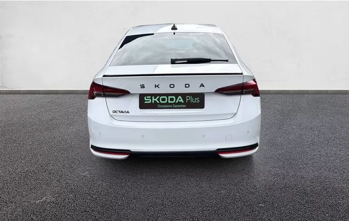SKODA OCTAVIA 2.0 TDI 150 ch SCR DSG7 Sportline extérieur côté gauche 2125003