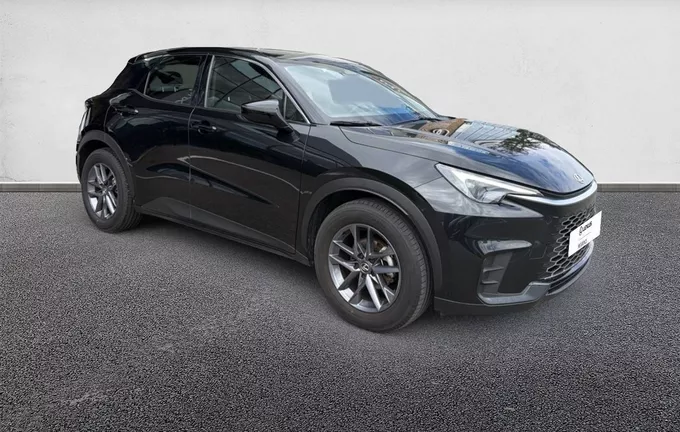 LEXUS LBX 2WD Business extérieur trois quart avant droit 1103388
