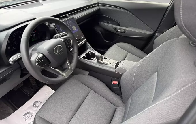 LEXUS LBX 2WD Business photo 11 1103388
