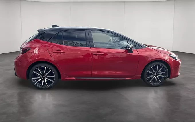 TOYOTA COROLLA HYBRIDE 140ch GR Sport extérieur côté droit 215406