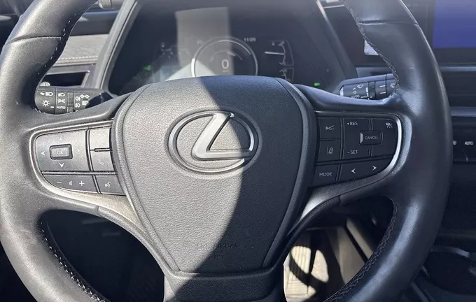 LEXUS UX 250h 2WD F SPORT Design photo 12 1103835