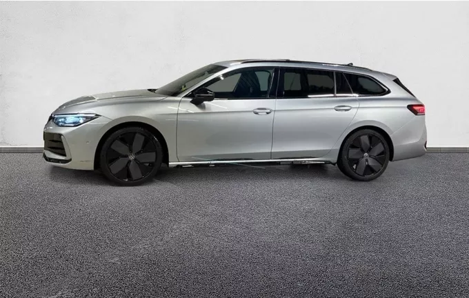 VOLKSWAGEN PASSAT 2.0 TDI EVO SCR 150 DSG7 R-Line extérieur trois quart arrière gauche 2124891