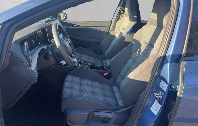 VOLKSWAGEN GOLF 1.5 eHybrid 272 DSG6 GTE extérieur trois quart arrière droit 2121829