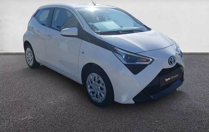 TOYOTA AYGO 1.0 VVT-i x-play extérieur trois quart avant droit 1103371